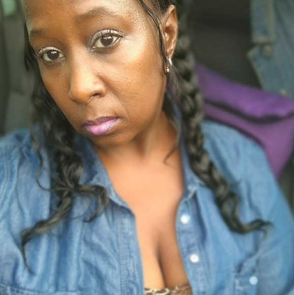 Meet your Posher, Dawn - Picture 2 of 2